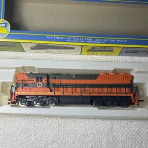 AHM Great Northern HO Scale Diesel Locomotive Train (New)